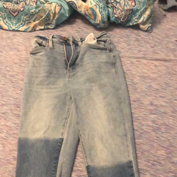 The size have holes in them, but they’re in good shape - Picture 2 of 3